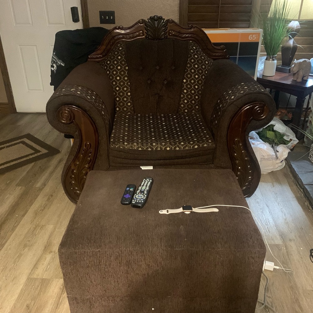 Couches - Picture 3 of 3
